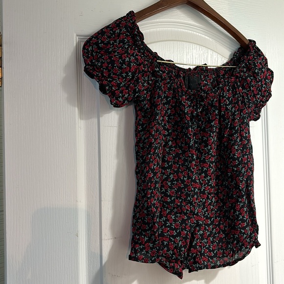 Reformation Kirsten Top in Mabel - Picture 5 of 7